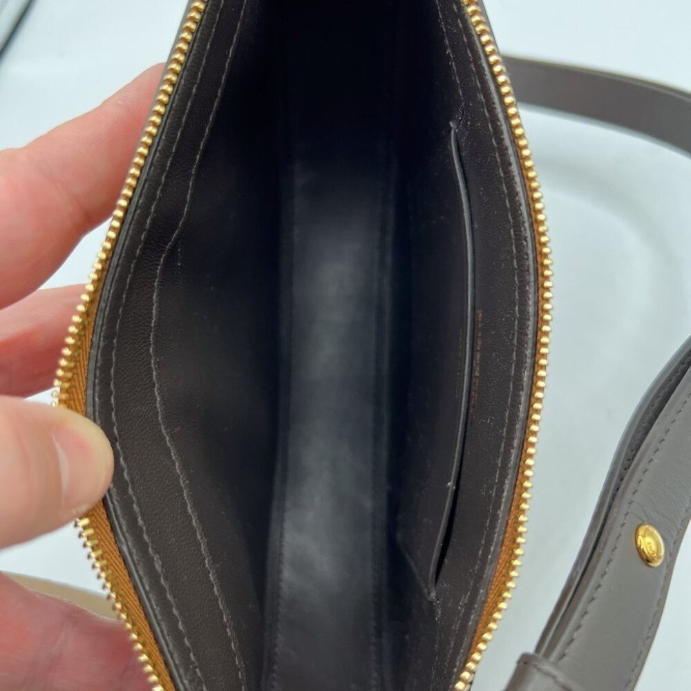 Burberry Olympia small shoulder bag in brown - Picture 11 of 12
